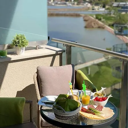 Appartement And Velence