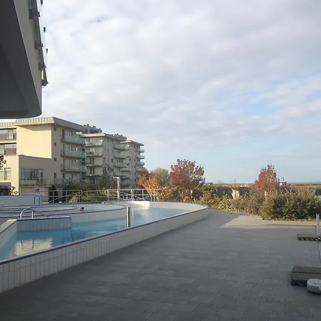 Appartement And *
