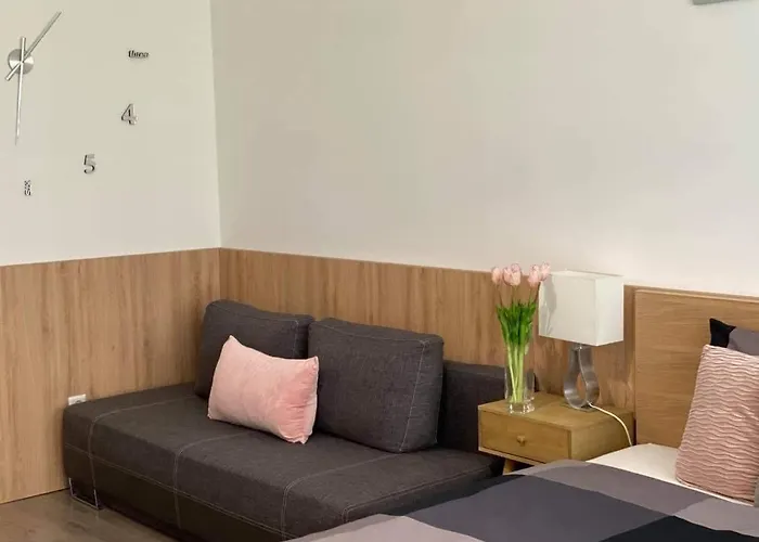 Appartement And Velence